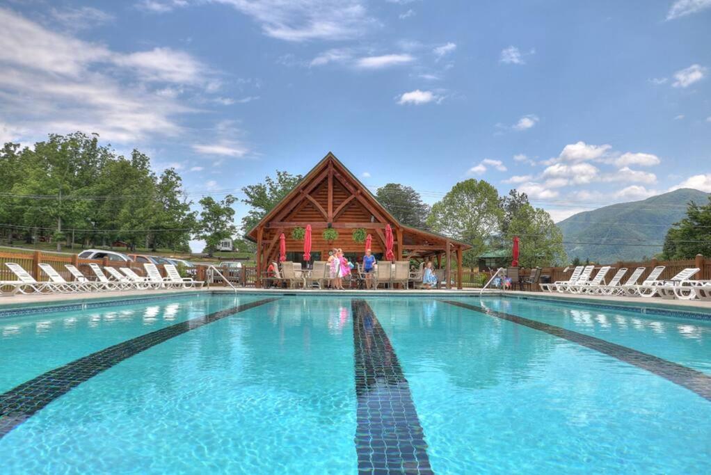 Private Smoky Mountain Luxury Log Home With 2 Fireplaces, Hot Tub & Community Pool Севьервилл Экстерьер фото
