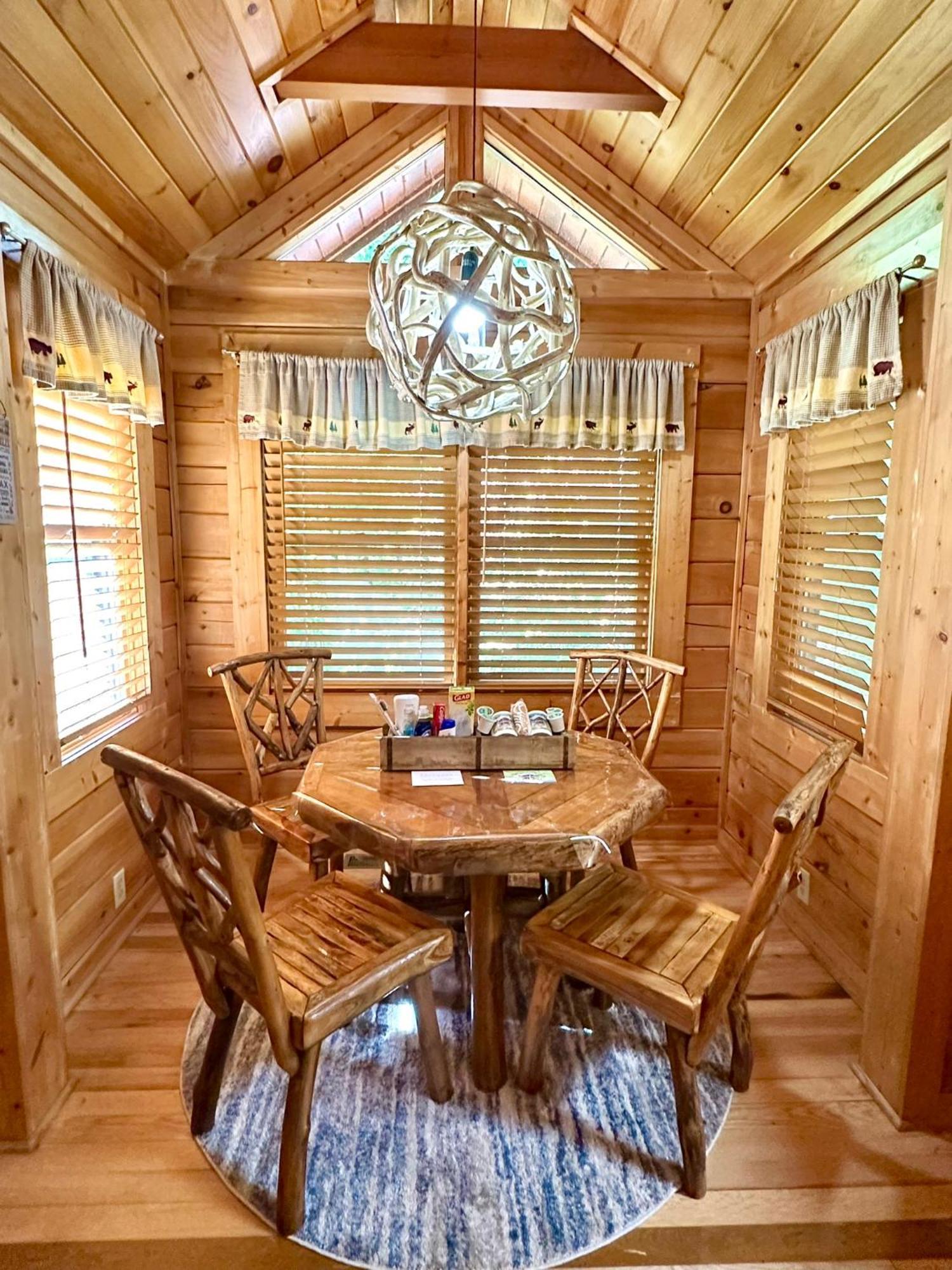 Private Smoky Mountain Luxury Log Home With 2 Fireplaces, Hot Tub & Community Pool Севьервилл Экстерьер фото